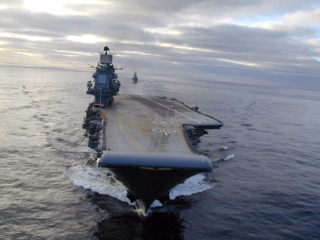 Thứ ba, do căng thẳng với Ukraine, Nga mất cơ hội sử dụng nhà máy đóng tàu Nikolaev, nơi tất cả các tàu sân bay được chế tạo dưới thời Liên Xô, trong khi Sevmash đang bận rộn với các đơn đặt hàng khác.