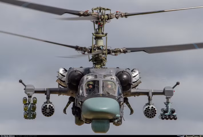 Theo tài liệu được Sputnik đăng tải, trực thăng vũ trang Ka-52K Katran có khả năng tác chiến rất rộng, phù hợp với cả lực lượng lục quân, lẫn lực lượng không quân hải quân.