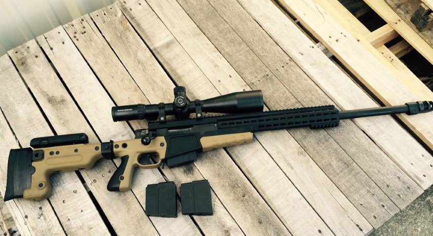 Không giống như các loại súng bắn tỉa hiện đại khác sử dụng hệ thống khung kiểu module, phần thân của AX 308 được gắn chết với khung nhôm bên ngoài, cho cảm giác chắc chắn tuyệt đối.