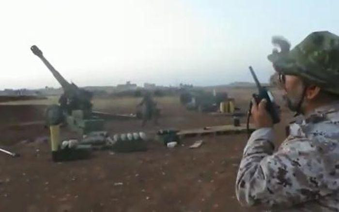 Theo hình ảnh được công bố, đơn vị pháo binh thuộc Quân đoàn Vệ binh Cách mạng Hồi giáo Iran tại Syria sử dụng lựu pháo 152mm D-20 để bắn đạn dẫn đường bằng laser Krasnopol-M2 152mm do Nga sản xuất vào mục tiêu do lực lượng thân Mỹ kiểm soát.