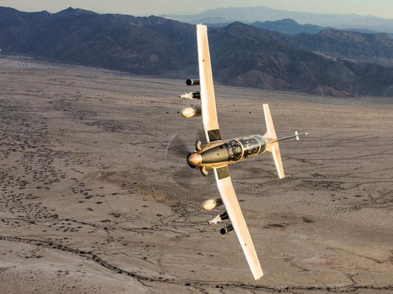 Việc sử dụng tiêm kích chiến đấu vào các nhiệm vụ cường kích là quá tốn kém chi phí, chưa kể tính hiệu quả sẽ không cao bằng một loại máy bay được thiết kế chuyên biệt cho nhiệm vụ này.