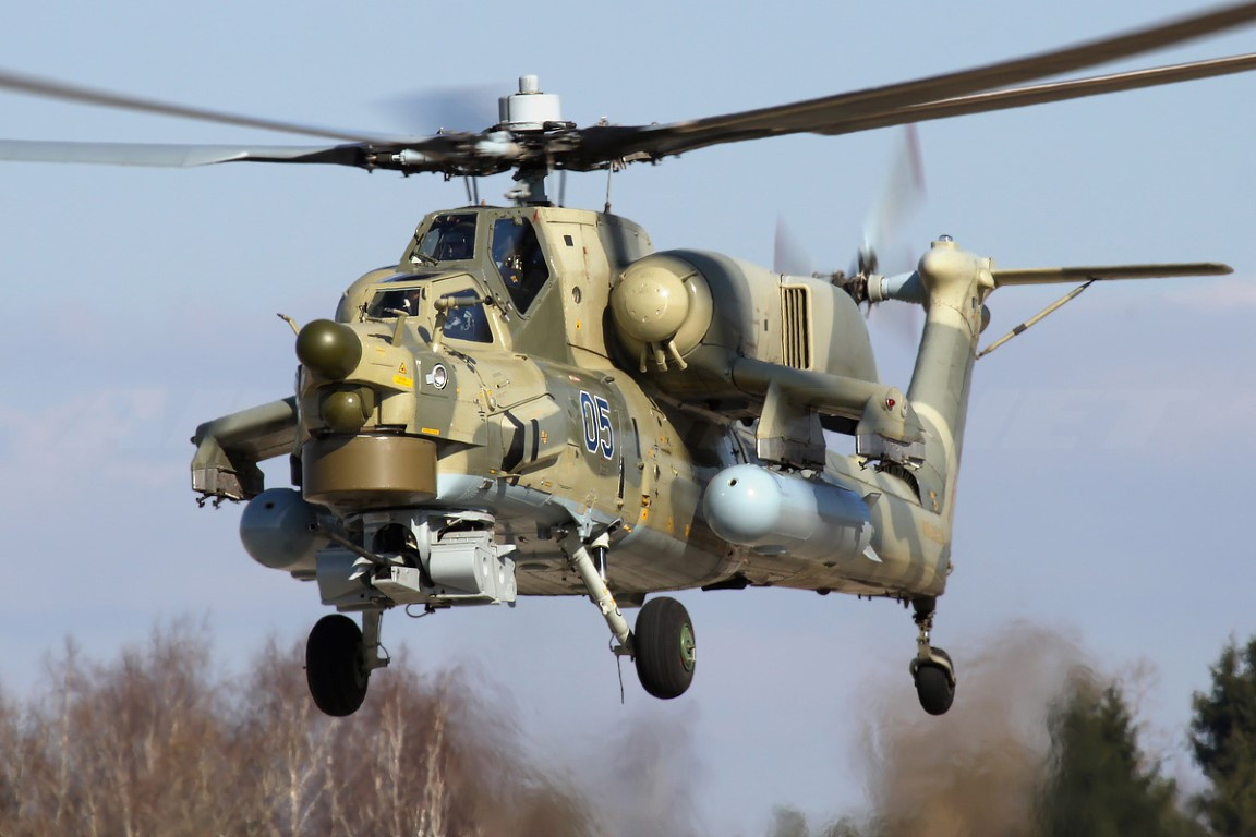 Ngoài ra, phần khung thân của trực thăng vũ trang Mi-28NM cũng được thiết kế lại, với kiểu dáng thon gọn hơn, giúp tỷ lệ bị bắn trúng bởi các loại vũ khí phòng không cỡ nhỏ.