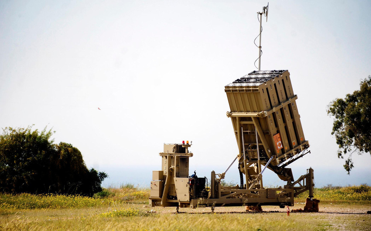 "Biến thể mới của Vòm sắt sẽ được chuyển giao cho lực lượng không quân, hải quân giúp tăng cường năng lực phòng thủ tên lửa nhiều lớp của Israel", ông nói.