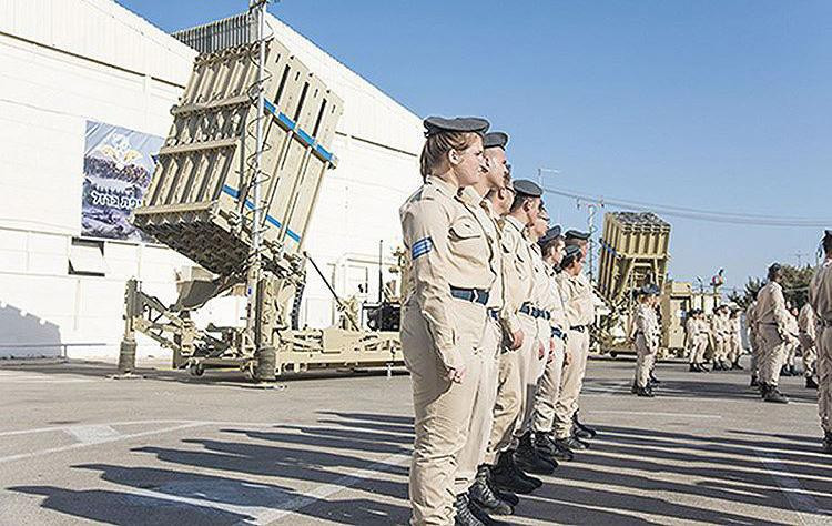 Israel bắt đầu phát triển Vòm sắt sau cuộc chiến tại Lebanon năm 2006, nhằm đối phó với rocket từ nhóm vũ trang Hezbollah.
