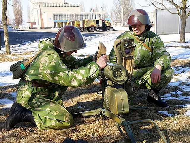 Phiên bản cơ bản của tên lửa Konkurs có đầu đạn nặng 14,6 kg, toàn bộ cơ cấu phóng nặng 22,5 kg, chiều dài tên lửa 1150 mm.