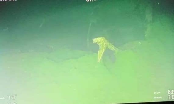 Theo đó, tàu ngầm Nanggala 402 đã gần như bị nghiền nát ở độ sâu 840 mét so với mực nước biển. Theo thông tin được công bố, tàu ngầm Nanggala 402 đã bị vỡ làm ba mảnh.