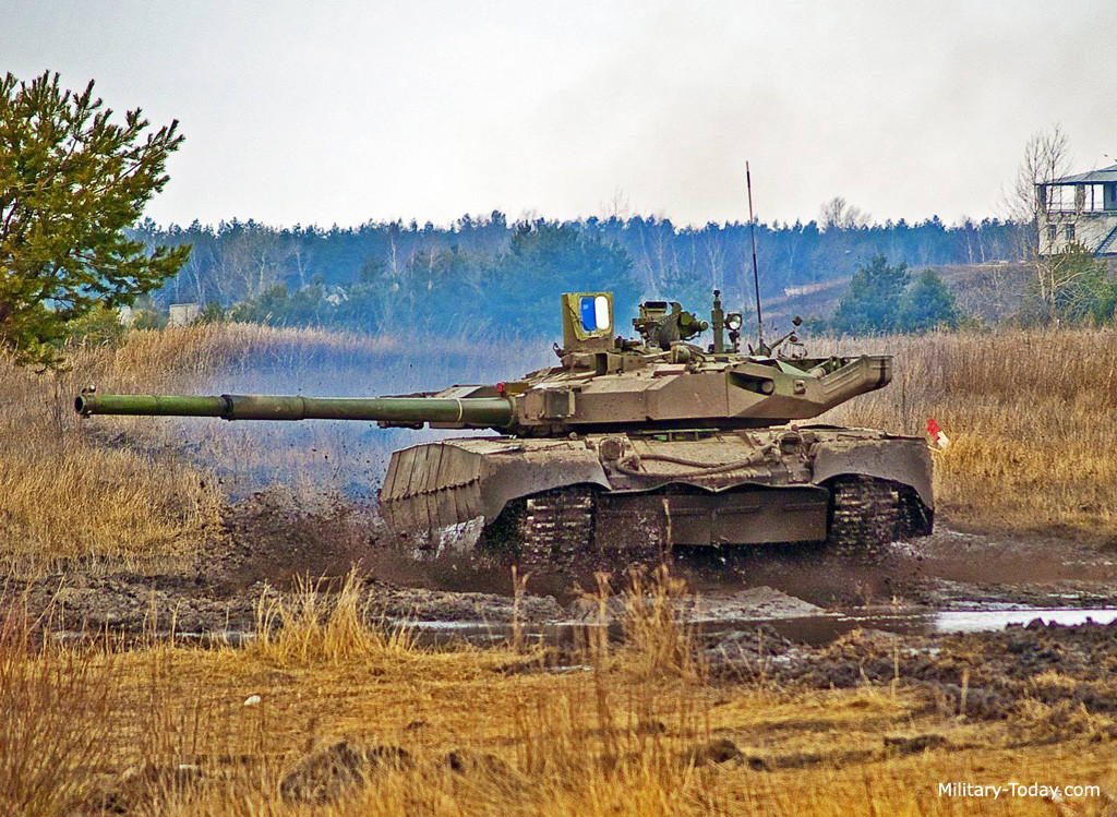 Trong khi đó, tờ "Thông tin mới" của Nga trích dẫn các tài liệu cũ được nghiên cứu bởi Malaysia và khẳng định rằng, xe tăng T-84BM chỉ có thể hiện đại ngang với xe tăng chủ lực T-90S của phía Nga. Nguồn ảnh: QQ.