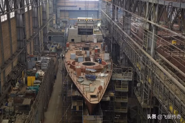 Theo đánh giá từ trang NertEase của Trung Quốc, sự kiện tiếp nhận khinh hạm Dự án 22350 thứ ba có tầm quan trọng lớn, sẽ trở thành biểu tượng của việc Hải quân Nga đã vượt qua giai đoạn khó khăn nhất trong lịch sử.