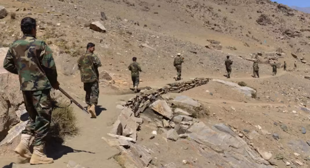 Trước đó, nguồn tin thân cận của tờ Avia.pro cũng cho biết, quân kháng chiến Afghanistan đã thực sự bắn hạ một trực thăng Mi-17 của Pakistan. Nếu thông tin này là sự thực, thì có vẻ như quân kháng chiến Afghanistan đã tấn công ít nhất 2 trực thăng của Pakistan trong vòng 48 giờ qua, và hạ ít nhất một chiếc.