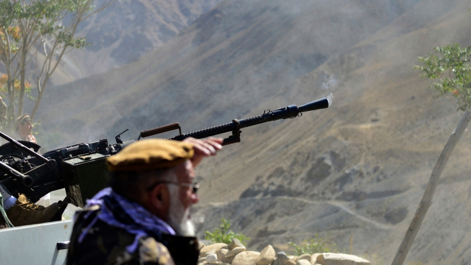 Mặc dù vậy, có vẻ như quân kháng chiến Afghanistan đã sử dụng các loại vũ khí cá nhân cỡ nhỏ, nên không đủ để hạ gục máy bay trực thăng của Pakistan ngay tại chỗ.