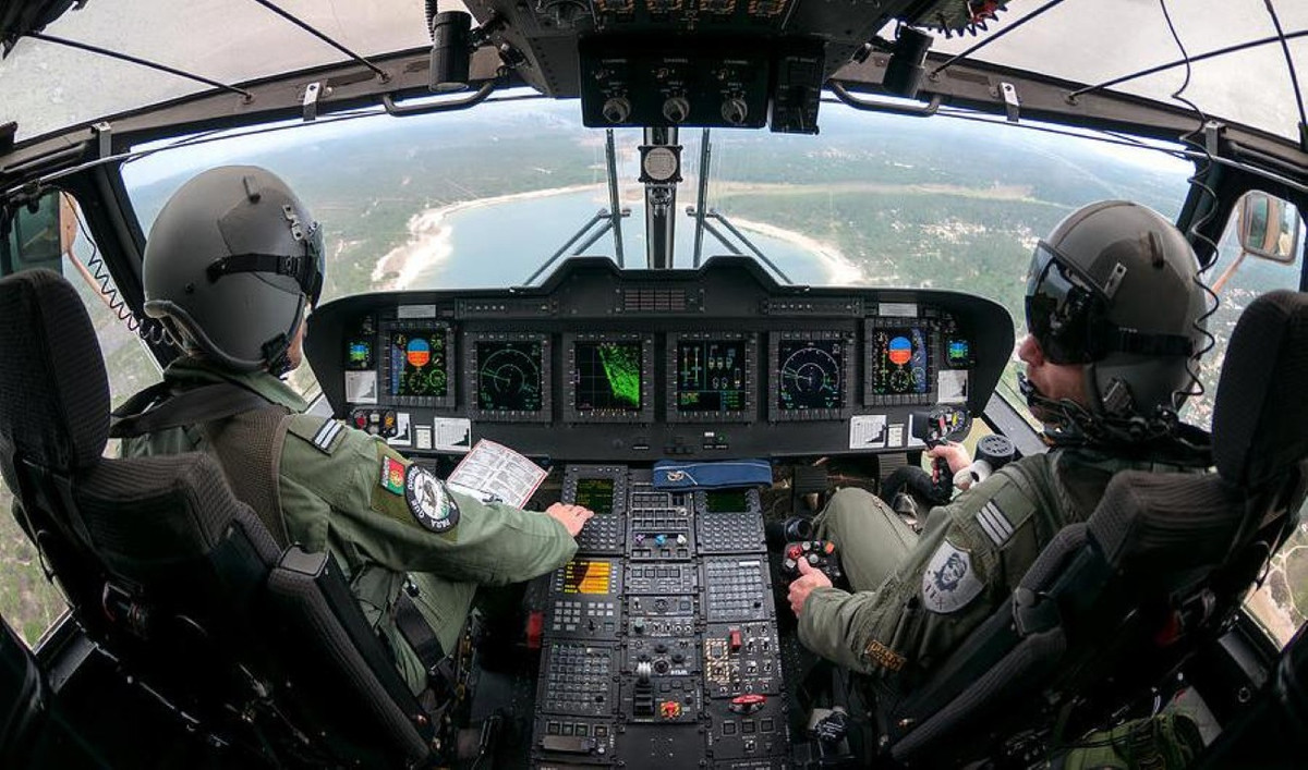 Chính vì thế, Anh hy vọng trực thăng EH101 Merlin với trang thiết bị hiện đại có thể tìm kiếm và phát hiện ra tàu ngầm Nga.