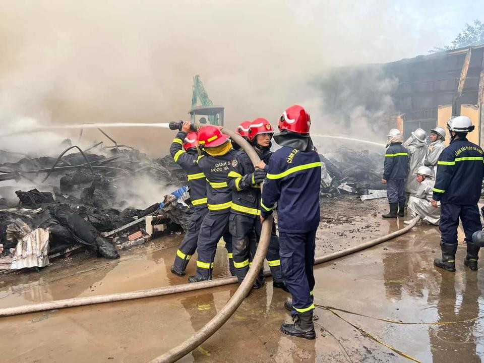 Chay du doi tai kho chua dem mut o Thanh Oai, Ha Noi