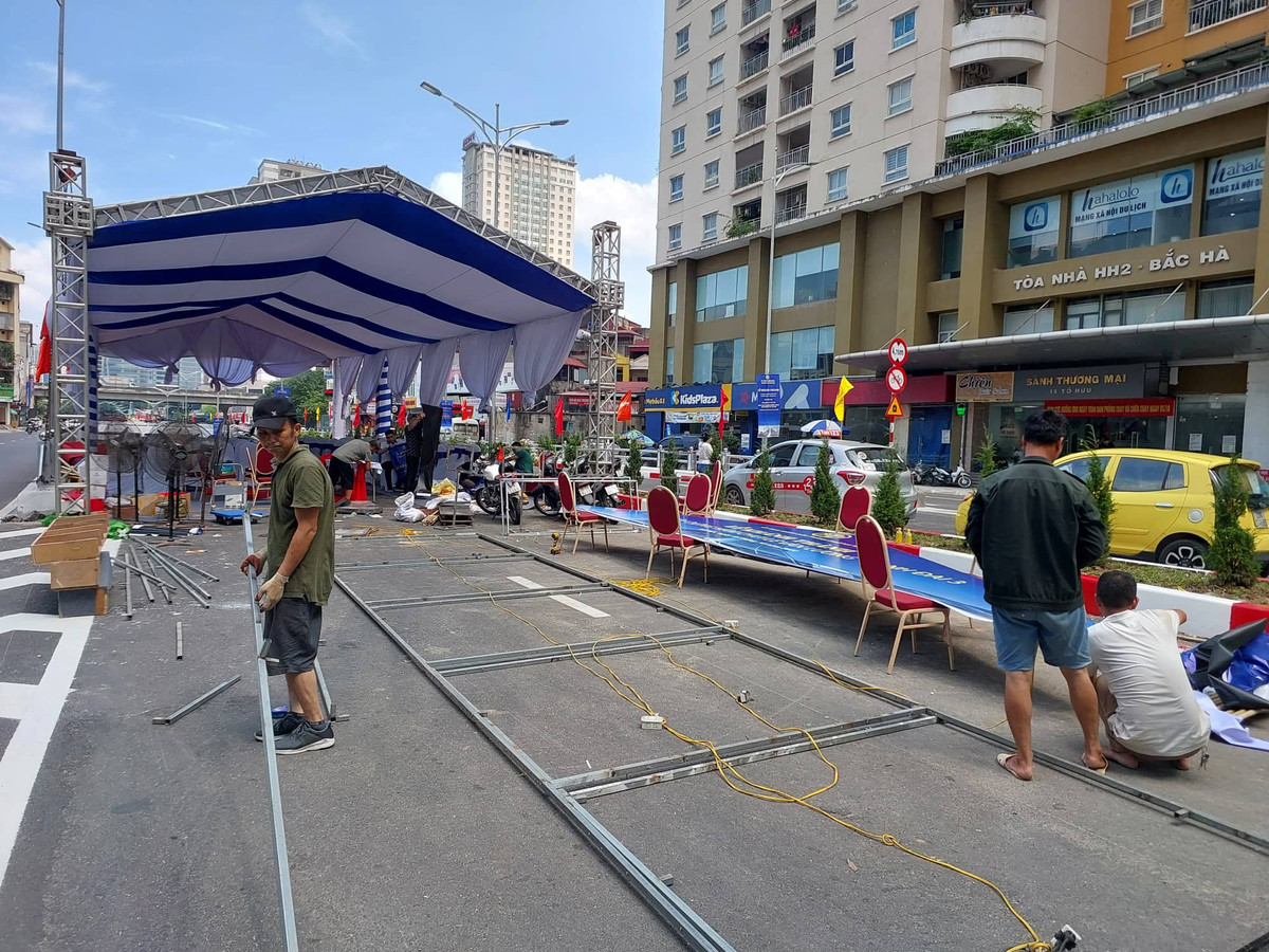 Hầm chui sẽ chính thức đi vào hoạt động vào ngày 5/10, công tác chuẩn bị cho lễ Khánh thành trước giờ thông xe đang gấp rút.