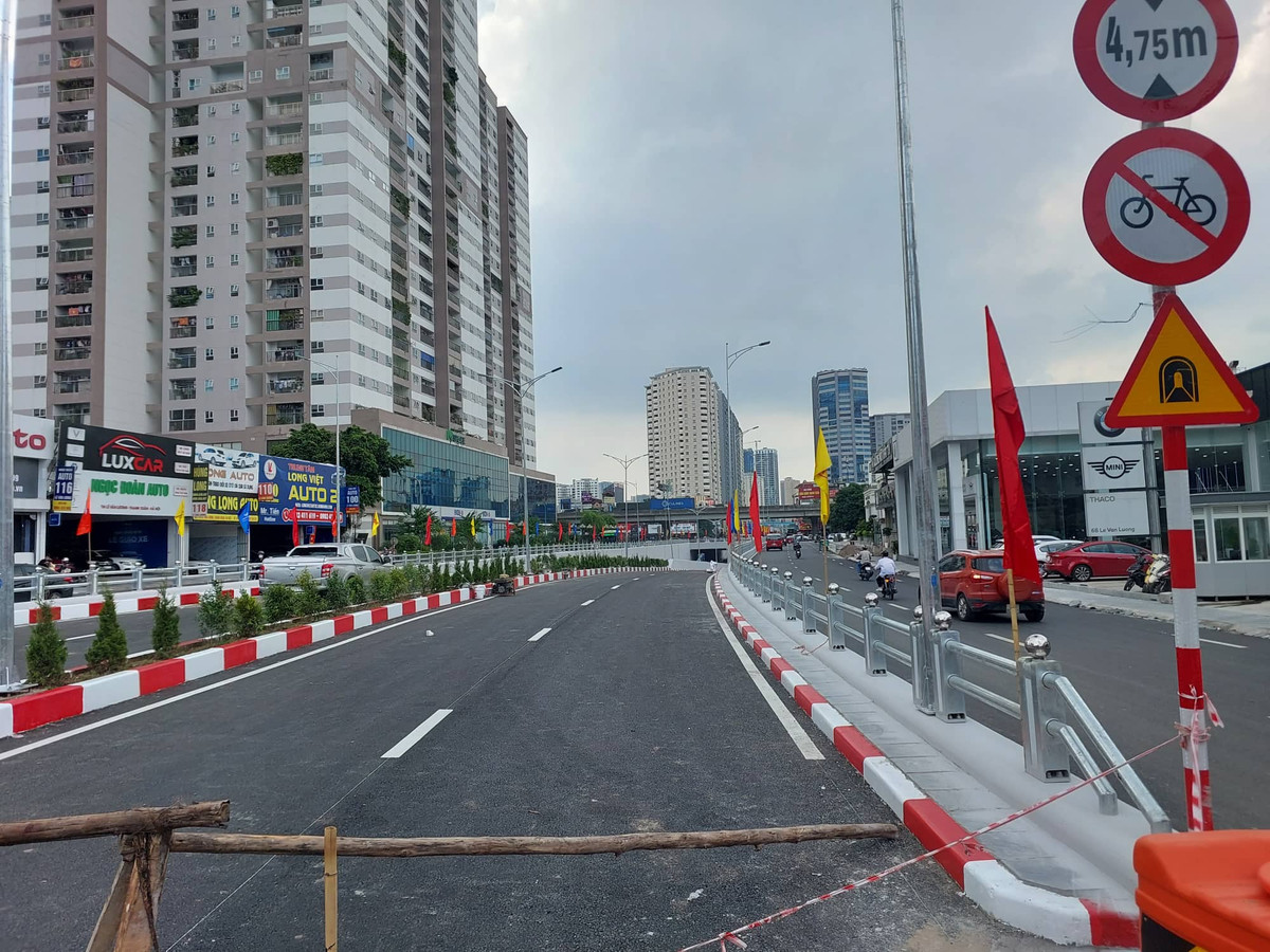 Với mức vốn đầu tư 700 tỉ đồng, hầm chui Lê Văn Lương - Khuất Duy Tiến dự kiến sẽ giảm bớt áp lực giao thông trên nút giao Lê Văn Lương - Khuất Duy Tiến - Tố Hữu, vốn là một điểm nóng vào giờ cao điểm.