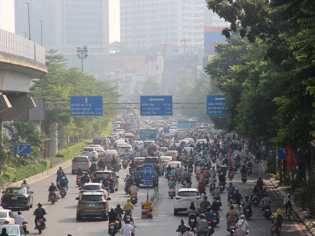 Ha Noi xay cau vuot, phan lan van un tac: Loi do dau?