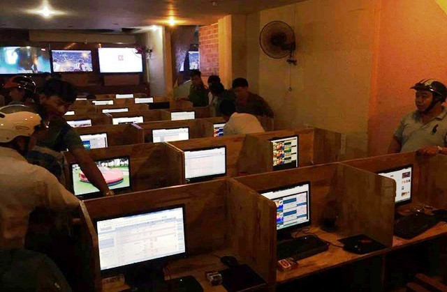 Công an TPHCM triệt phá hàng chục vụ, bắt giữ 187 người cùng nhiều tang vật liên quan đến hành vi cá độ bóng đá.