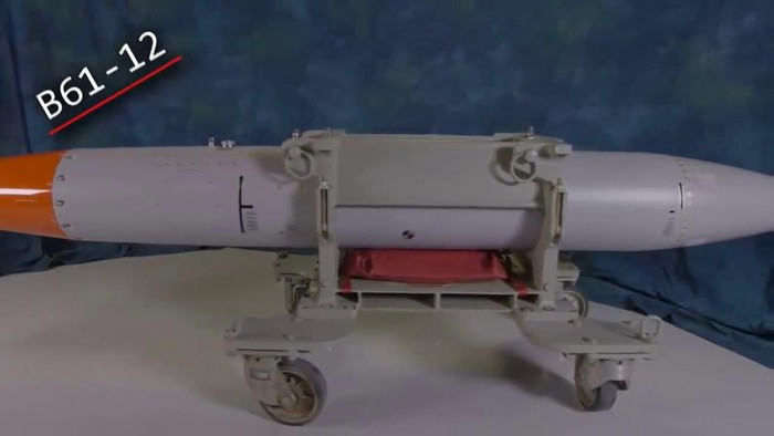 Việc phản ứng kịp thời trước vũ khí hạt nhân đặt tại Ukraine là rất khó khăn, trong khi quân đội Mỹ chỉ cần một đòn là có thể phá hủy hoàn toàn cơ sở hạ tầng quân sự của Nga đặt trên bán đảo Crimea.