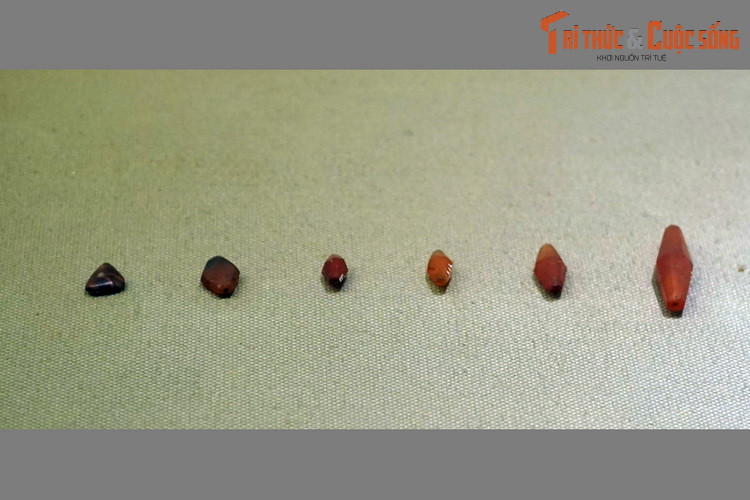 Những chi tiết có kích thước rất nhỏ được tạo tác tinh xảo khiến con người thời nay phải nể phục.