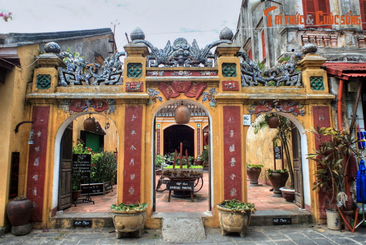 10. Miếu Hy Hòa (6 Nguyễn Thái Học) được xây dựng vào đầu thế kỷ 19, trên đất của làng Minh Hương ở Hội An xưa. Miếu Hy là nơi thờ Ngũ Hành Tiên Nương, gồm 5 vị nữ thần tượng trưng cho 5 nguyên tố Kim, Mộc, Thủy, Hỏa, Thổ trong Ngũ Hành, phù trợ tầng lớp thị dân thời xưa.