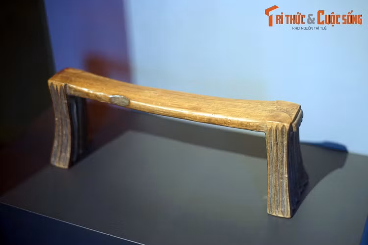 Gối đầu của tộc người Zulu ở Ethiopia. Từ quan niệm nói trên, chiếc gối phải được tạo tác cẩn thận, mang tính thẩm mỹ cao để làm hài lòng tổ tiên.