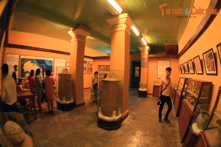 Thành lập năm 1994, bảo tàng này sở hữu bộ sưu tập gồm gần 1.000 hiện vật liên quan đến cư dân cổ thuộc hệ văn hoá Sa Huỳnh (khoảng năm 1.000 TCN đến năm 200 SCN), các cư dân được coi là chủ nhân của tiền cảng - thị sơ khai Hội An, từng giao thương với cả khu vực Đông Nam Á.