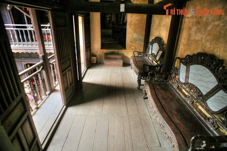 Bản thân ngôi nhà dùng làm Bảo tàng văn hóa dân gian Hội An cũng là một công trình có giá trị văn hóa nổi bật của phố cổ Hội An. Đây chính là ngôi nhà cổ có quy mô to lớn nhất của Hội An.