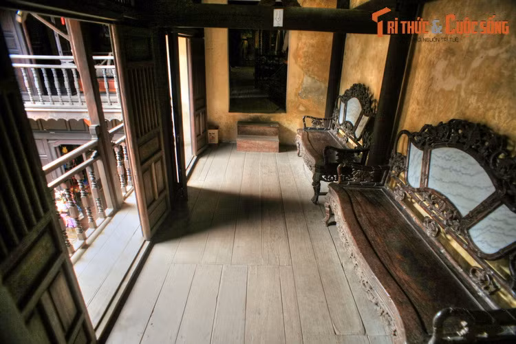 Bản thân ngôi nhà dùng làm Bảo tàng văn hóa dân gian Hội An cũng là một công trình có giá trị văn hóa nổi bật của phố cổ Hội An. Đây chính là ngôi nhà cổ có quy mô to lớn nhất của Hội An.