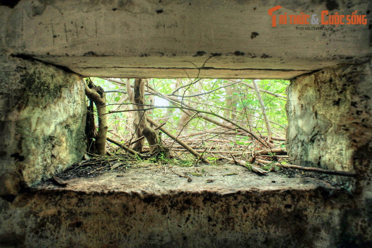 Ngày nay, Lầu Ông Hoàng chỉ còn là cái tên. Ít ai biết xưa kia, tên gọi Lầu Ông Hoàng được dành cho tòa dinh thự hoành tráng bậc nhất Phan Thiết nằm trên quả đồi này.