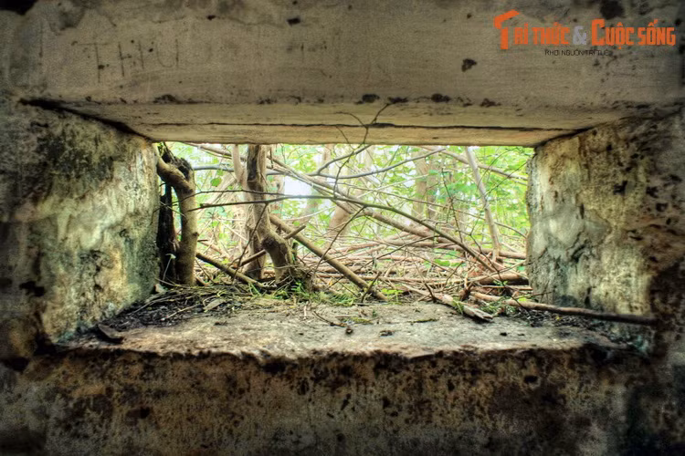 Ngày nay, Lầu Ông Hoàng chỉ còn là cái tên. Ít ai biết xưa kia, tên gọi Lầu Ông Hoàng được dành cho tòa dinh thự hoành tráng bậc nhất Phan Thiết nằm trên quả đồi này.