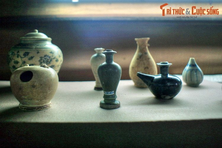 Phần lớn trong số chúng là hàng hóa trên các thuyền buôn ghé qua cảng thị Hội An trên hải trình quốc tế. Vì những nguyên nhân khác nhau, một số thuyền bị chìm ở vùng biển quanh Hội An, hàng thế kỷ sau với được trục vớt.