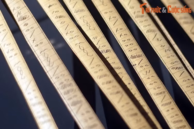 Theo quy ước, lịch porhalaan được đọc từ phải sang trái và các ngày của mỗi tháng được đọc từ trên xuống dưới.