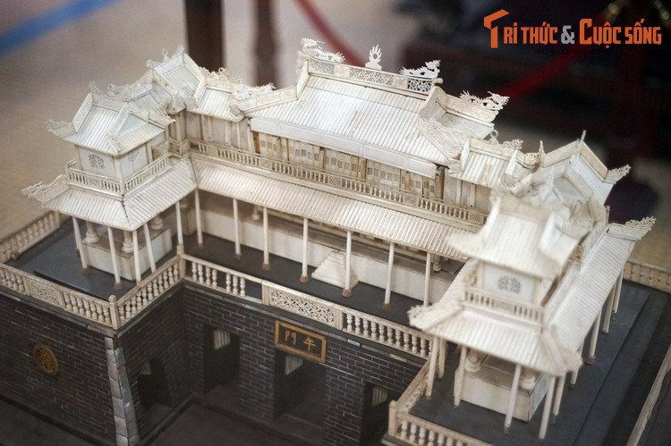 Bảo tàng có 18 không gian trưng bày, gồm 10 không gian trưng bày lịch sử theo thời gian, 6 không gian trưng bày chuyên đề trong nhà, 1 không gian trưng bày chuyên đề ngoài trời và 1 không gian trưng bày ngắn hạn, với các hiện vật trải dài qua hàng nghìn năm lịch sử.