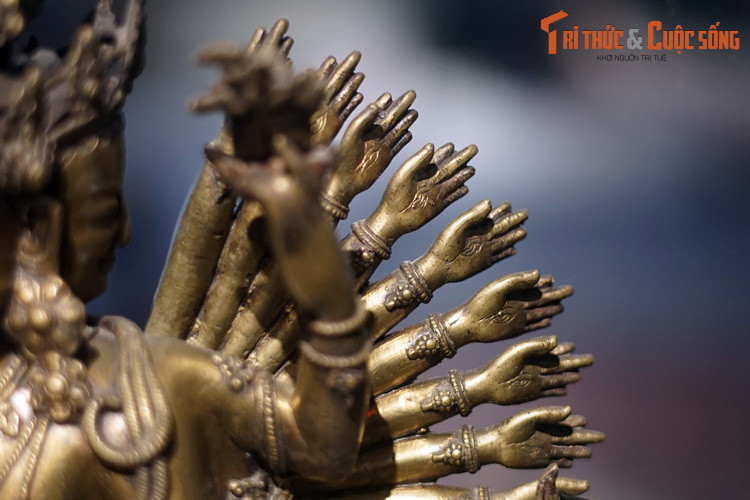 Một số hình ảnh khác về bức tượng Phật giáo Tây Tạng ở Bảo tàng Dân tộc học Việt Nam.