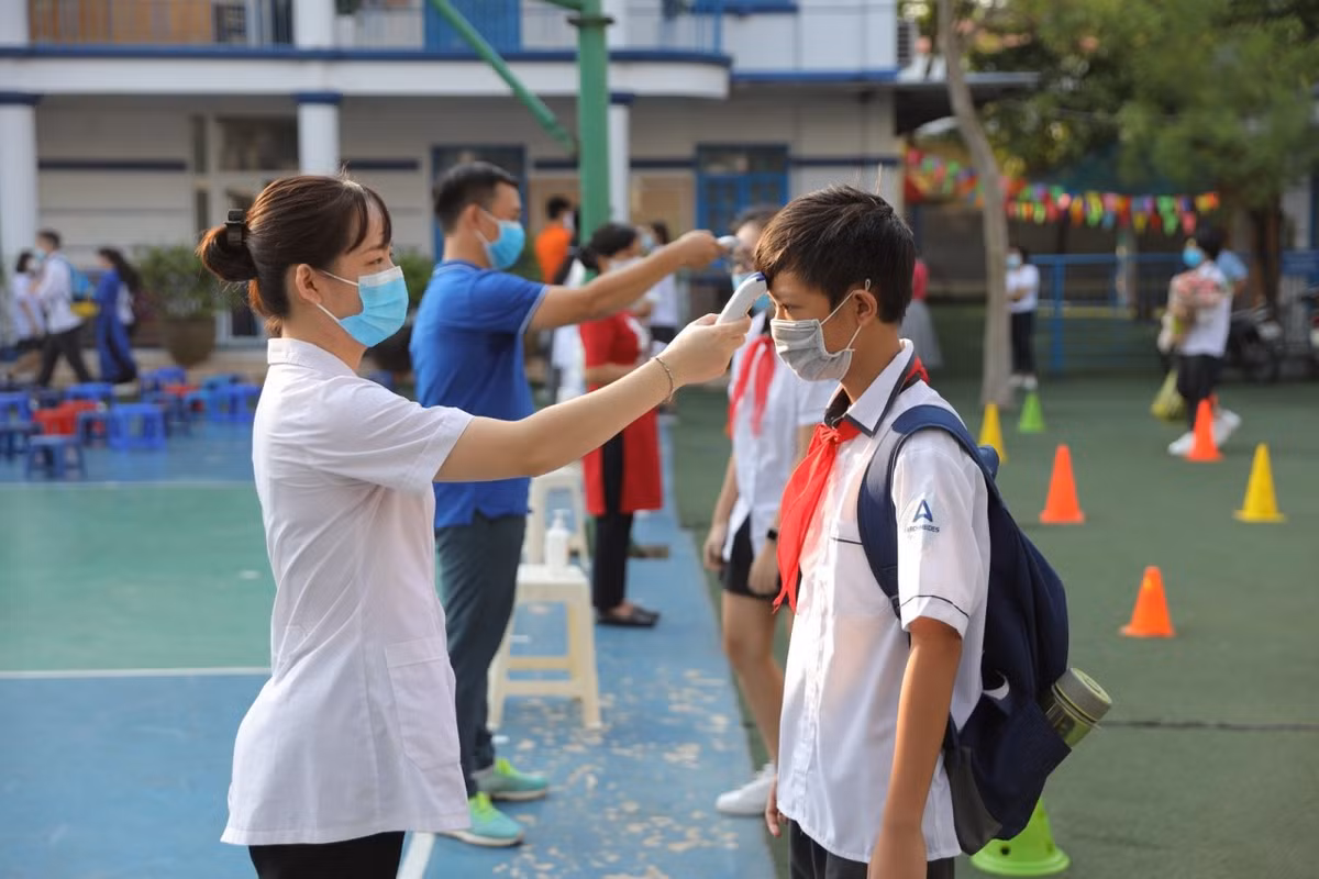 Bộ trưởng Nguyễn Kim Sơn: Kiên trì mục tiêu đưa học sinh đi học trở lại Bo truong Nguyen Kim Son: Kien tri muc tieu dua hoc sinh di hoc tro lai