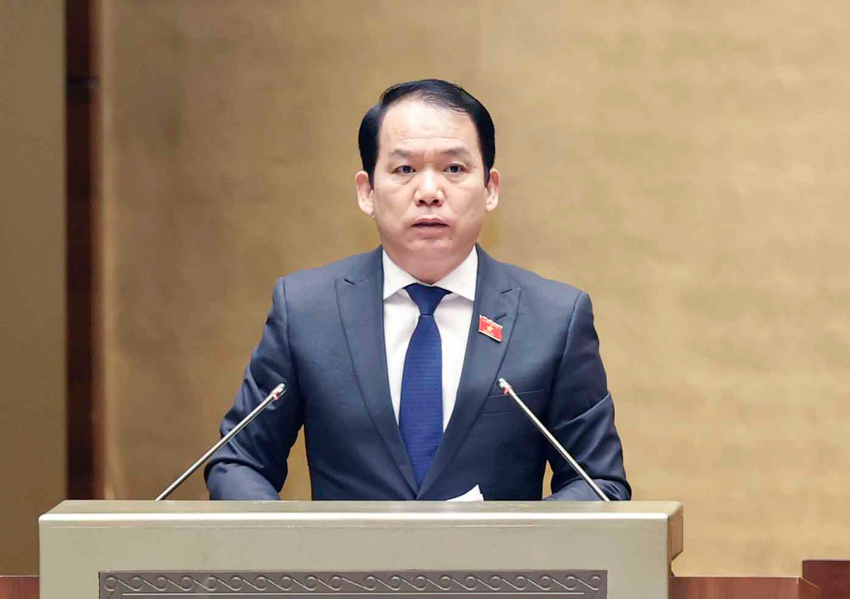 Khong duoc ngan chan viec pho bien, su dung Quoc ky, Quoc huy, Quoc ca