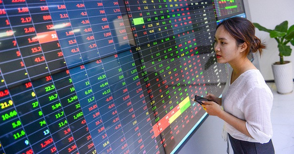 Trên cơ sở kế hoạch thanh tra, kiểm tra giám sát tuân thủ hàng năm, UBCKNN thực hiện thanh tra, kiểm tra định kỳ đối với Sở giao dịch chứng khoán Việt Nam và các công ty con, Tổng công ty lưu ký và bù trừ chứng khoán Việt Nam và tổ chức kiểm tra đột xuất khi cần thiết. Thông tư 06 có hiệu lực thi hành từ 24/3/2022.