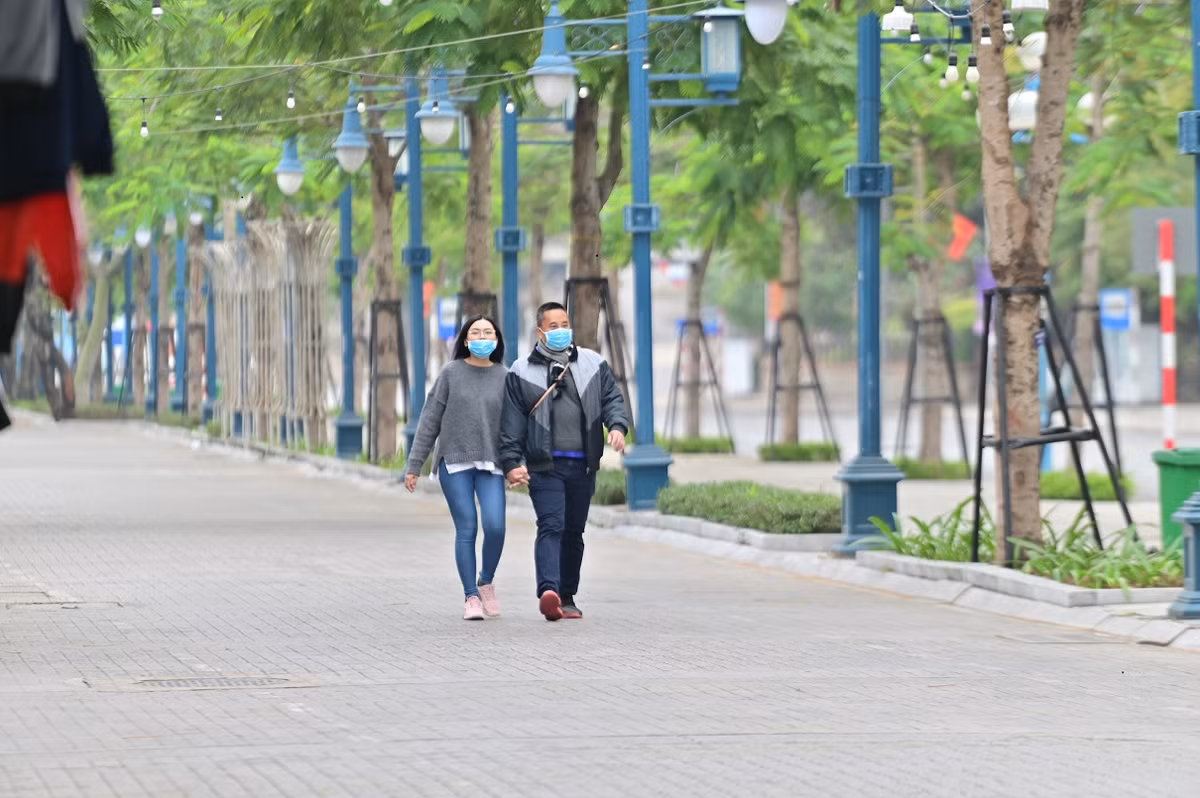 Cảnh tượng không thể tin nổi ở thiên đường du lịch Hạ Long - Hình 11 Canh tuong khong the tin noi o thien duong du lich Ha Long-Hinh-11