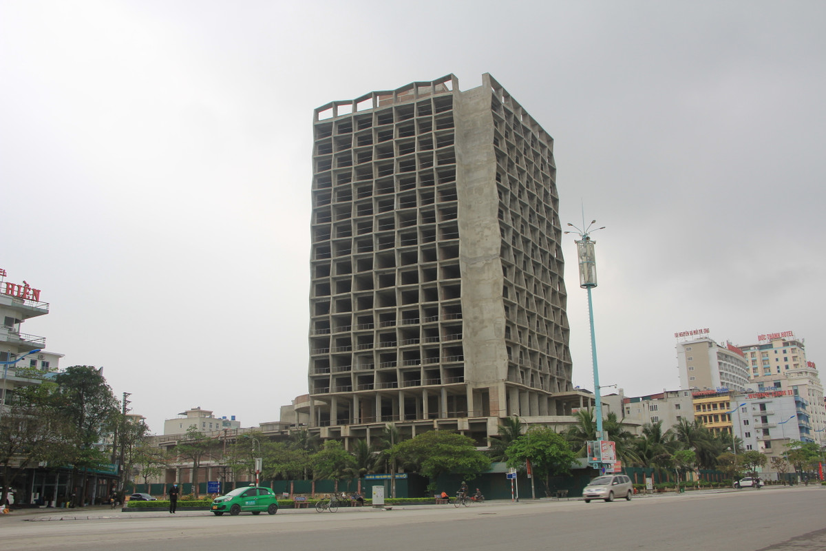 Báo chí thời điểm này phản ánh, LĐLĐ Thanh Hóa và công ty Lam Sơn thống nhất thành lập công ty TNHH Lam Sơn - Công đoàn Thanh Hóa, với số vốn điều lệ 240 tỉ đồng. Trong đó, LĐLĐ Thanh Hóa góp 76,8 tỉ đồng, chiếm 32% vốn điều lệ. Số vốn trên được tính bằng giá trị lợi thế đất kinh doanh, thương hiệu và tài sản trên đất gắn liền với quyền sử dụng 17.994m2 đất.