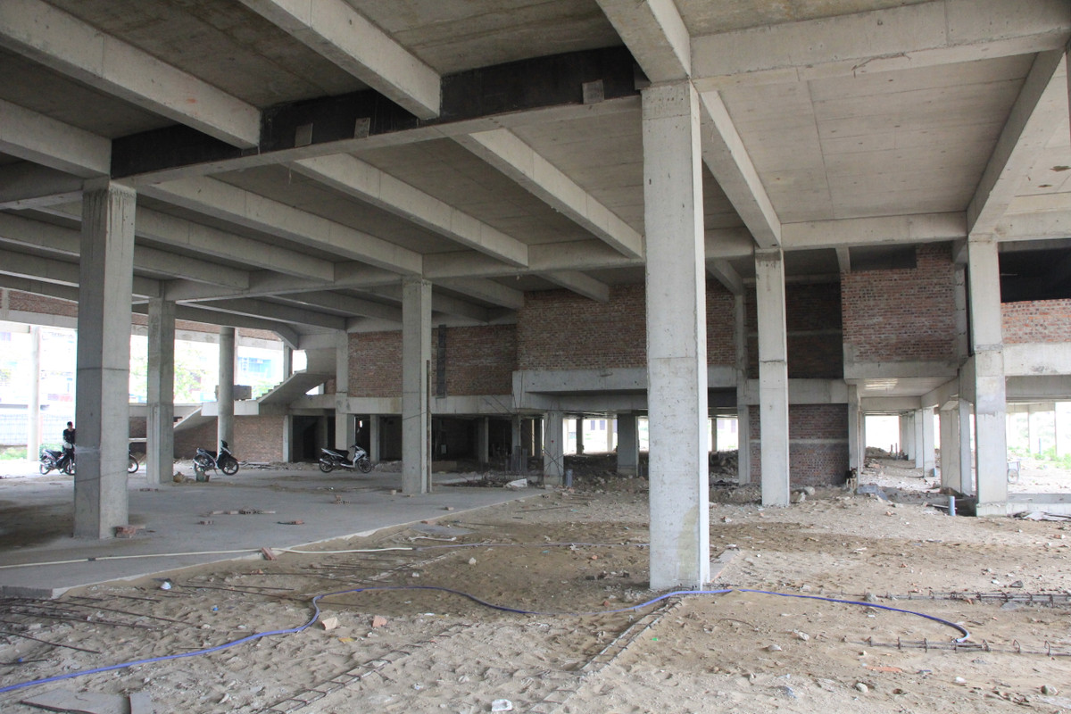 Dự án nằm chờ hoàn thiện khi Sầm Sơn đang chuẩn bị bước vào mùa du lịch. Dư luận cho rằng dự án đang chậm tiến độ gây lãng phí tài nguyên đất và nguồn vốn đầu tư.