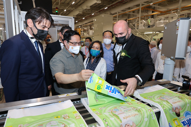 Việc Tập đoàn Hayat Kimya khánh thành nhà máy và cam kết mở rộng đầu tư tại Việt Nam cho thấy sự hấp dẫn đầu tư quốc tế của Việt Nam nói chung và của Bình Phước nói riêng. Ảnh VGP/Nhật Bắc