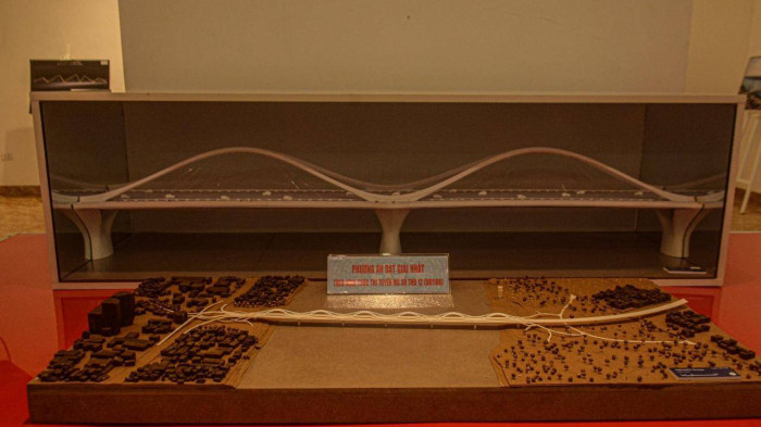 Triển lãm đã trưng bày 3 phương án được Ban tổ chức lựa chọn trao giải Nhất, Nhì, Ba và một phương án theo hình thức tuyển chọn đã được Hội đồng tuyển chọn từ trước khi tổ chức thi tuyển phương án kiến trúc. 