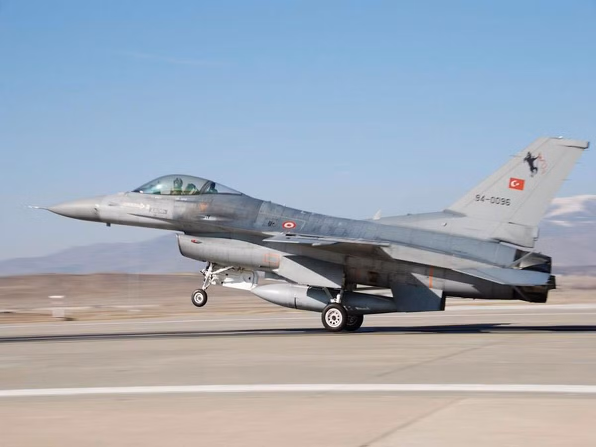 Tuy nhiên tham vọng của quân đội Thổ Nhĩ Kỳ không chỉ là xóa sổ Lực lượng Dân chủ Syria - SDF mà còn muốn chiếm đóng miền Bắc Syria để tạo lập hành lang an toàn cho chính mình.