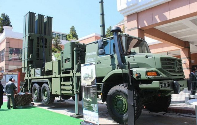 Hệ thống dẫn đường của HISAR cũng khá đặc biệt khi nó kết hợp chế độ bay theo dẫn đường của đài radar điều khiển hỏa lực trong giai đoạn đầu và sử dụng đầu dò hồng ngoại khi công kích.