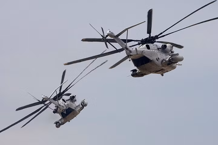 Tốc độ bay hành trình của Super Stallion là khoảng 278 km/h và tầm bay là 1.000 km. Ảnh: Jetphotos.