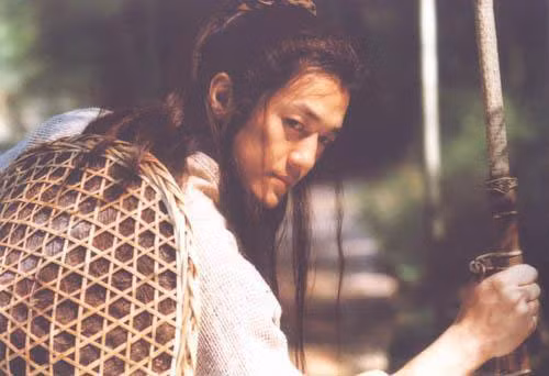 Dau la cao thu vo dich thien ha ve kha nang uong ruou?