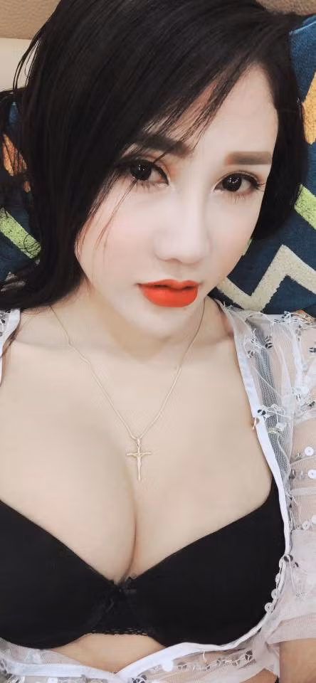 Qua đấu tranh với 3 gái bán dâm là Nga, Trang và Thu, cơ quan điều tra xác định 3 người này đến bán dâm là do Ninh gọi tới, nếu bán dâm xong thì Ninh sẽ trả cho gái bán dâm 2.000.000 – 3.000.000 đồng/người/lượt, số tiền còn lại Ninh được hưởng.