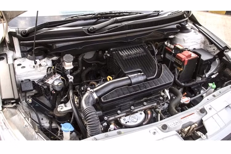 Khi về Việt Nam, nhiều khả năng Suzuki Ciaz sẽ được phân phối với phiên bản động cơ xăng nạp khí tự nhiên 1.2 lít, 4 xy lanh cho công suất tối đa 90 mã lực và mô-men xoắn cực đại 118Nm. Động cơ này được kết hợp với hộp số tự động vô cấp CVT và hệ dẫn động cầu trước, giúp Ciaz chỉ tiêu thụ trung bình 5 lít xăng/100 km.