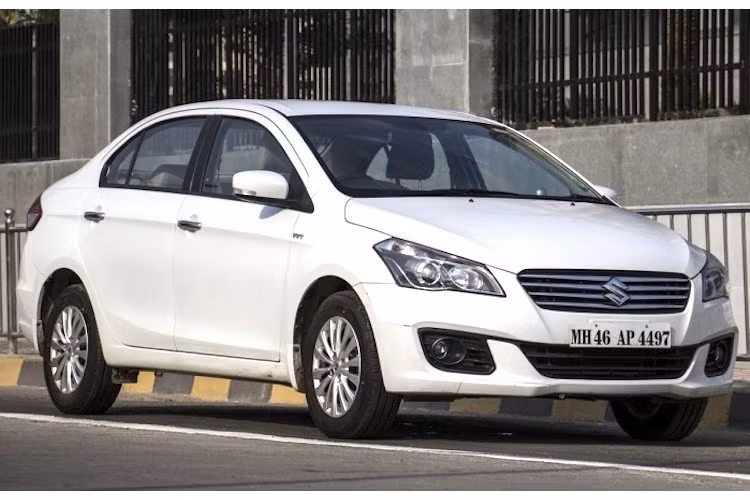  Sedan Suzuki Ciaz được xem là phiên bản sản xuất của mẫu concept mang tên Authentics, từng ra mắt tại triển lãm Thượng Hải vào 2013. Đây là mẫu xe được hãng Suzuki dành riêng cho các nước đang phát triển, thuộc phân khúc sedan hạng B và cạnh tranh với các đối thủ như Honda City hay Toyota Vios.