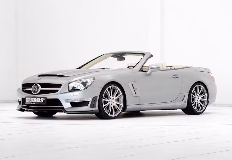 Là "hậu duệ" của siêu xe huyền thoại Mercedes 300SL từ thập niên 50, dù sở hữu động cơ V12 thuộc hàng lớn nhất trong số các dòng xe Mercedes hiện nay nhưng mẫu xe mui trần thể thao hạng sang Mercedes SL65 AMG vẫn khá "hiền" so với tiêu chuẩn. Chính vì vậy hãng độ nổi tiếng Brabus đã bắt tay vào nâng cấp chiếc xe với gói độ 800 của mình.