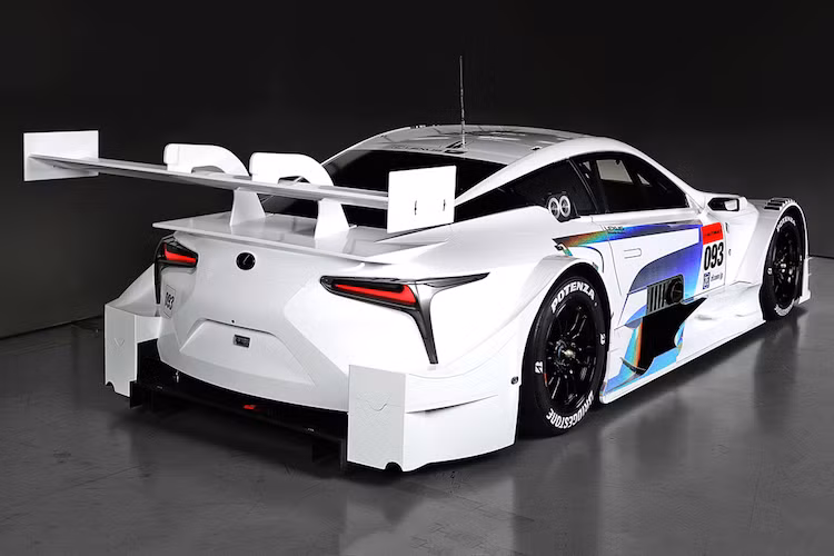 Dù đã chính thức "trình làng" nhưng theo thương hiệu Lexus cho biết, tới tháng 9 này hãng mới bắt đầu quá trình thử nghiệm LC500 Super GT để sẵn sàng cho mùa giải đua 2017 vào năm sau.